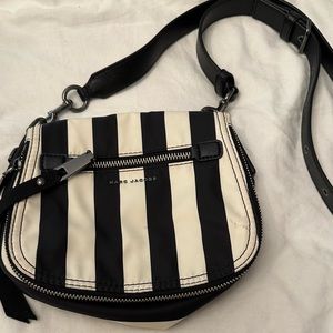 MARC JACOBS CROSSBODY WITH FLAP OVER BAG